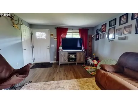 214 Ne Sandy Terrace Myrtle Creek OR 97457