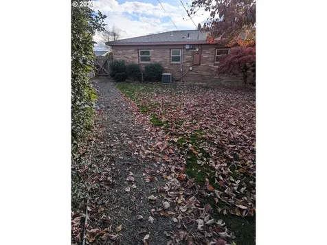 817 E 19th Street The Dalles OR 97058