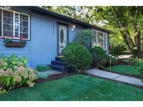 9216 N Calhoun Avenue Portland OR 97203