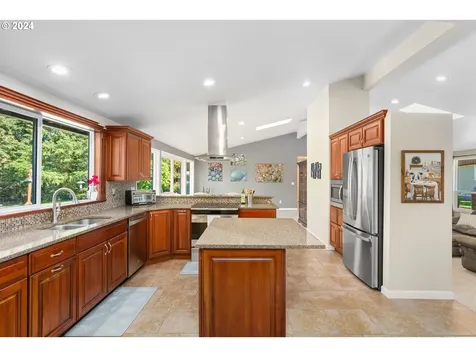 824 N 31st Avenue Cornelius OR 97113