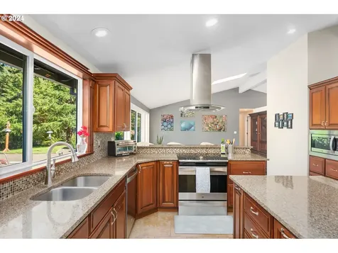 824 N 31st Avenue Cornelius OR 97113
