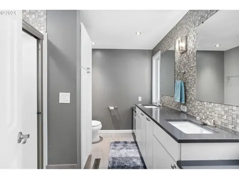 824 N 31st Avenue Cornelius OR 97113
