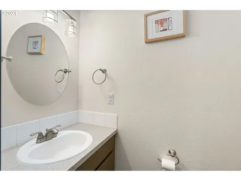 824 N 31st Avenue Cornelius OR 97113