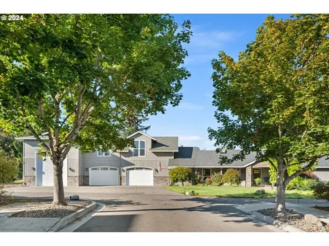 824 N 31st Avenue Cornelius OR 97113