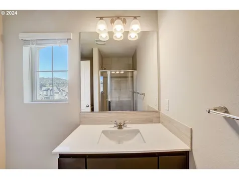 17146 Se Katmai Street Happy Valley OR 97086