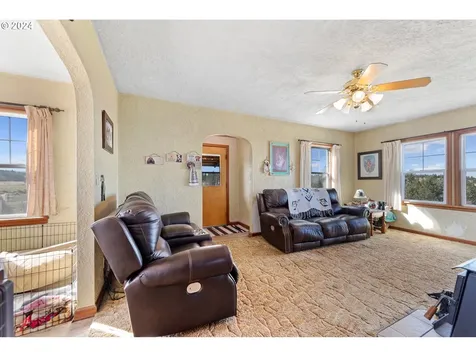 54761 Pine Creek Road Weston OR 97886