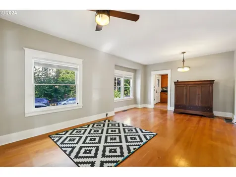 1503 Se Henry Street Portland OR 97202