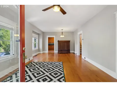 1503 Se Henry Street Portland OR 97202