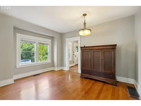 1503 Se Henry Street Portland OR 97202