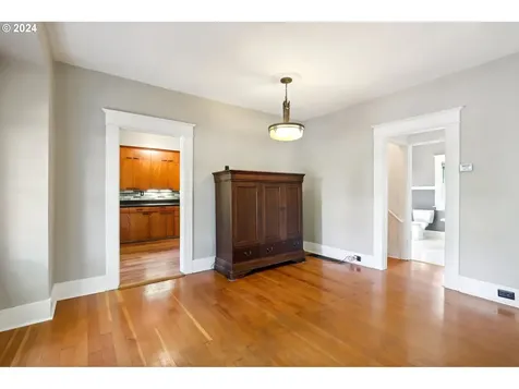 1503 Se Henry Street Portland OR 97202