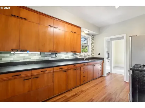 1503 Se Henry Street Portland OR 97202