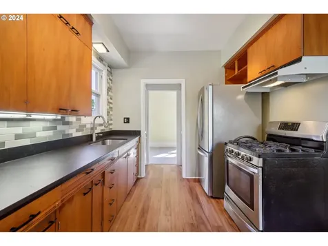 1503 Se Henry Street Portland OR 97202