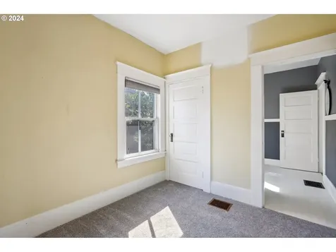1503 Se Henry Street Portland OR 97202
