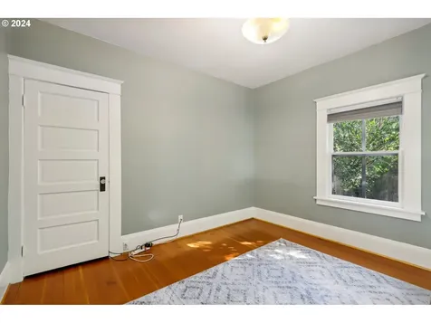 1503 Se Henry Street Portland OR 97202