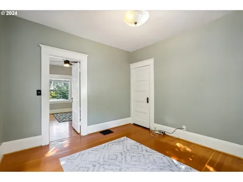 1503 Se Henry Street Portland OR 97202