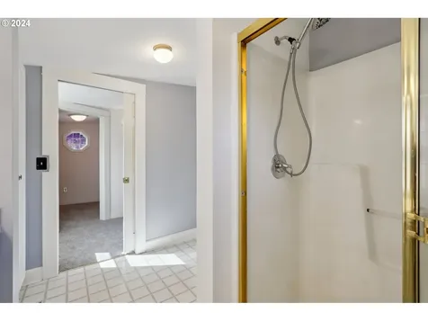 1503 Se Henry Street Portland OR 97202