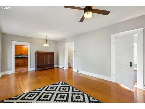 1503 Se Henry Street Portland OR 97202