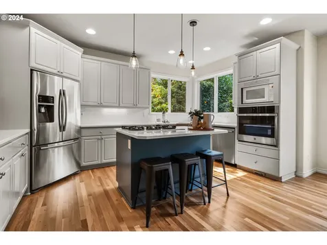 4737 Lakeview Boulevard Lake Oswego OR 97035