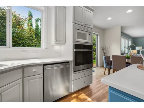 4737 Lakeview Boulevard Lake Oswego OR 97035