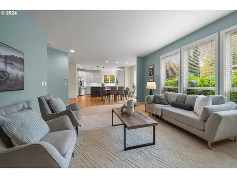 4737 Lakeview Boulevard Lake Oswego OR 97035
