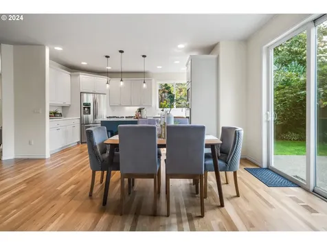 4737 Lakeview Boulevard Lake Oswego OR 97035