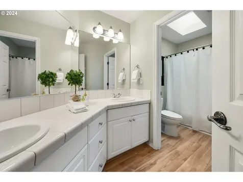 4737 Lakeview Boulevard Lake Oswego OR 97035