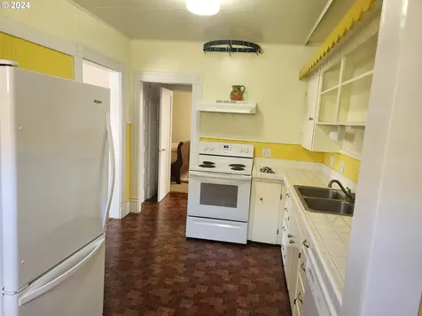 1053 Se Jackson Street Roseburg OR 97470