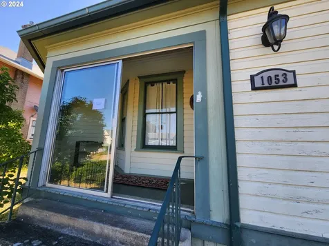 1053 Se Jackson Street Roseburg OR 97470
