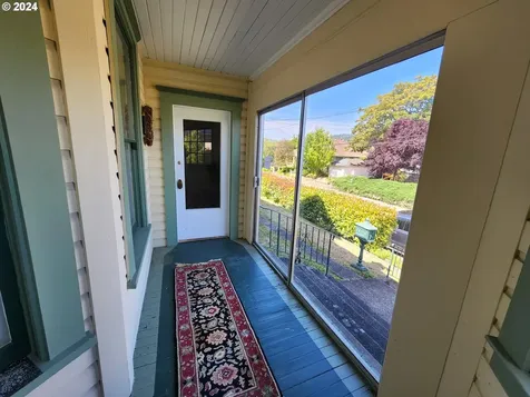 1053 Se Jackson Street Roseburg OR 97470