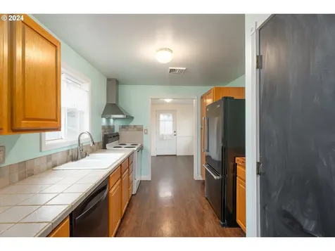 428 Charles Street Yoncalla OR 97499