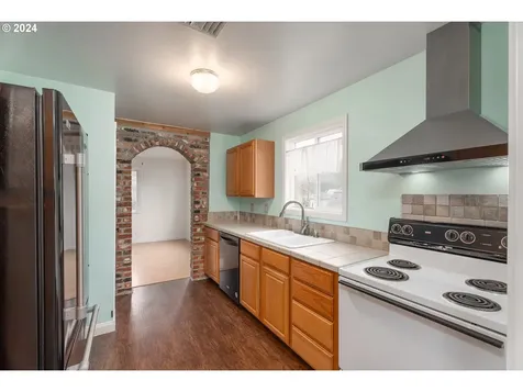 428 Charles Street Yoncalla OR 97499