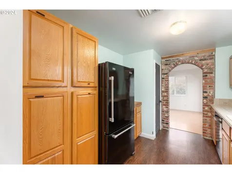 428 Charles Street Yoncalla OR 97499