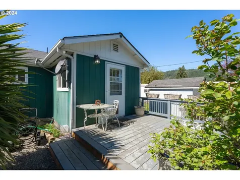 428 Charles Street Yoncalla OR 97499