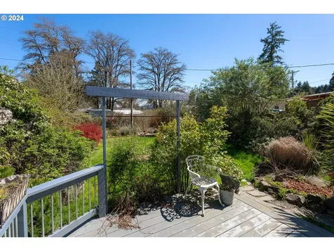 428 Charles Street Yoncalla OR 97499