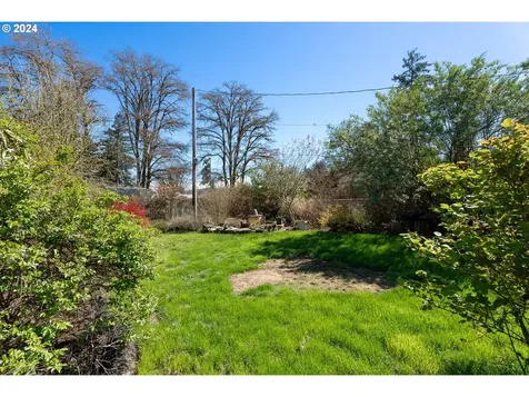 428 Charles Street Yoncalla OR 97499