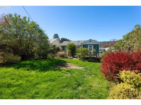 428 Charles Street Yoncalla OR 97499