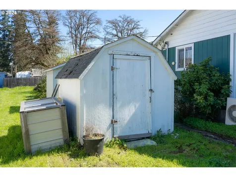 428 Charles Street Yoncalla OR 97499
