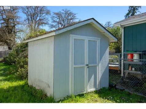 428 Charles Street Yoncalla OR 97499