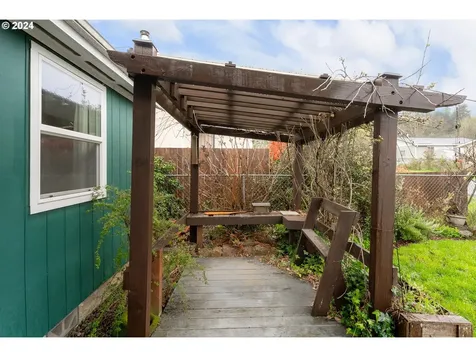 428 Charles Street Yoncalla OR 97499