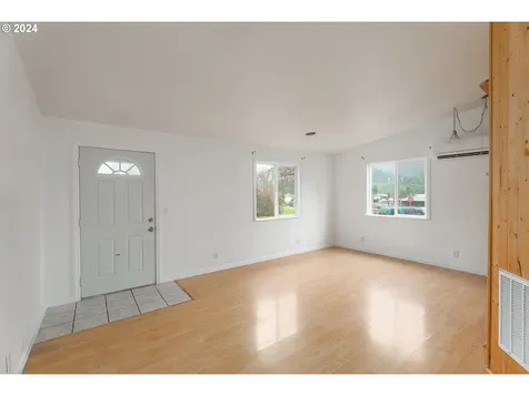 428 Charles Street Yoncalla OR 97499