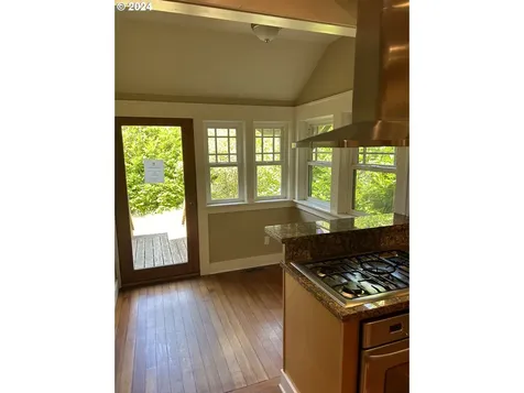 123 Se 32nd Avenue Portland OR 97214