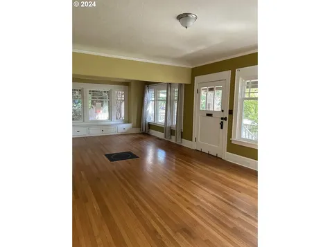 123 Se 32nd Avenue Portland OR 97214