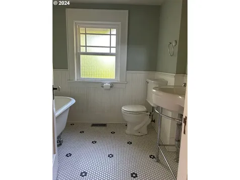 123 Se 32nd Avenue Portland OR 97214