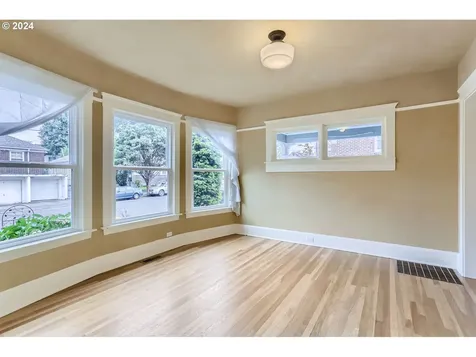 2612 SE Madison Street Portland OR 97214