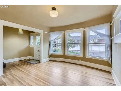 2612 SE Madison Street Portland OR 97214