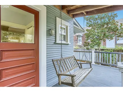 2612 SE Madison Street Portland OR 97214