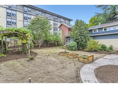 2612 SE Madison Street Portland OR 97214