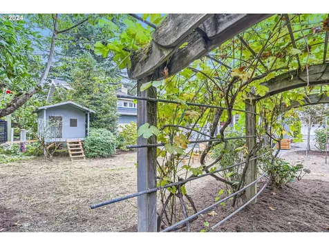 2612 SE Madison Street Portland OR 97214
