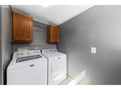 18999 Nestucca Drive Cloverdale OR 97112