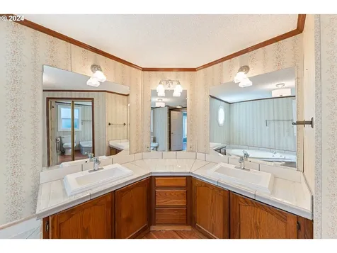 18999 Nestucca Drive Cloverdale OR 97112